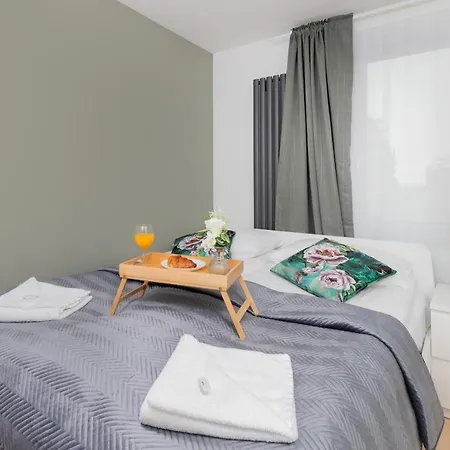 公寓 Cozy With Balcony In Dlugie Ogrody By Renters