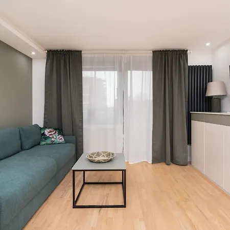 Cozy With Balcony In Dlugie Ogrody By Renters Gdańsk