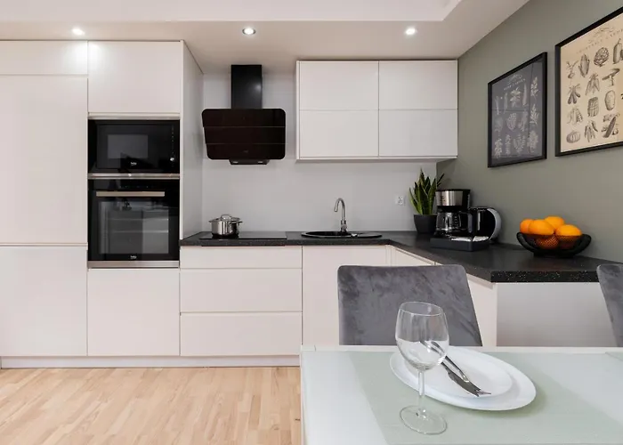 Cozy With Balcony In Dlugie Ogrody By Renters Apartament