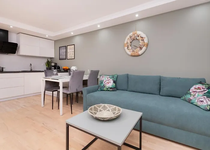 Cozy With Balcony In Dlugie Ogrody By Renters *